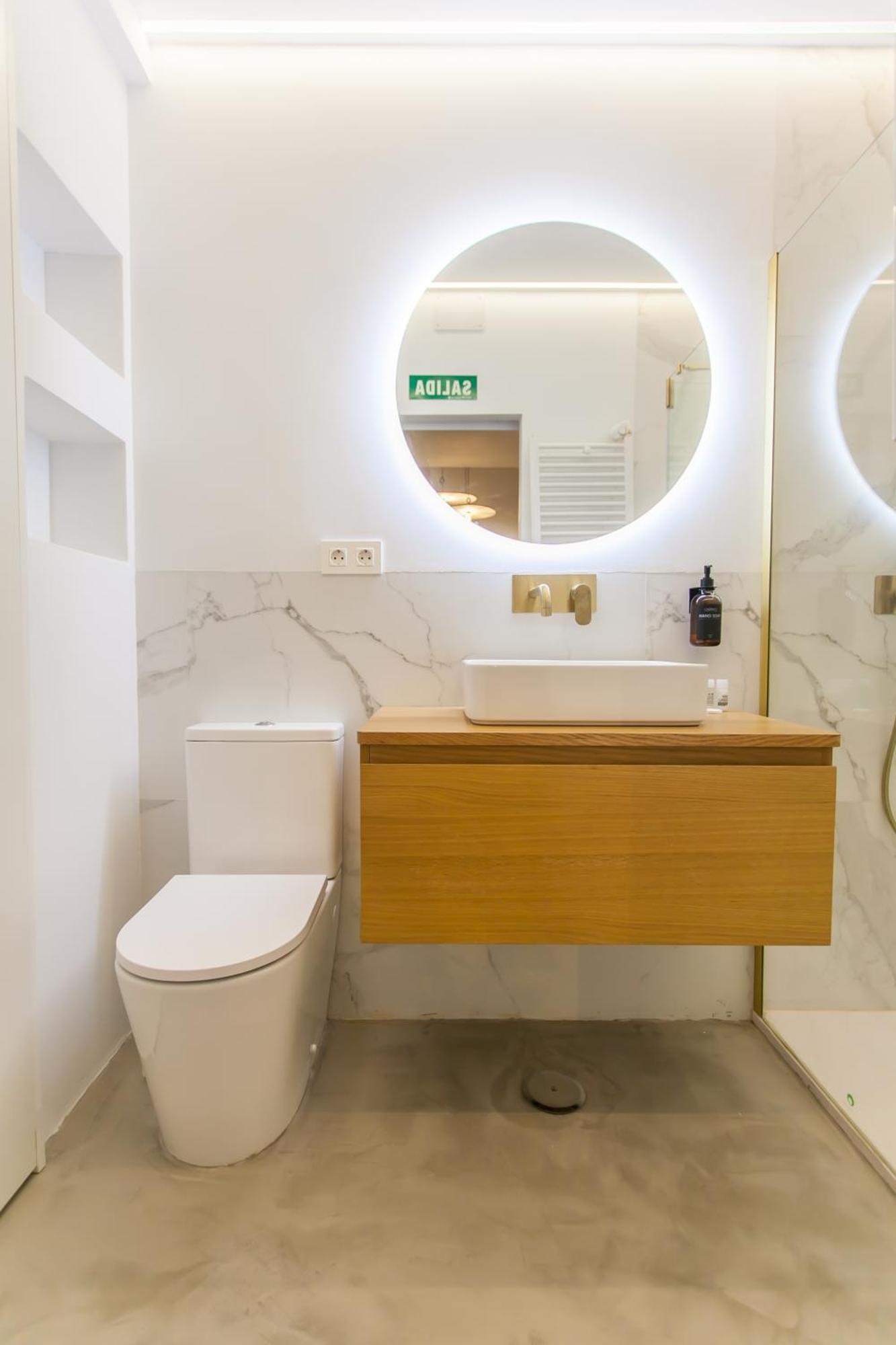 Apartament Guernica Luxury Duplex - Location, Light, And Art Madryt Zewnętrze zdjęcie